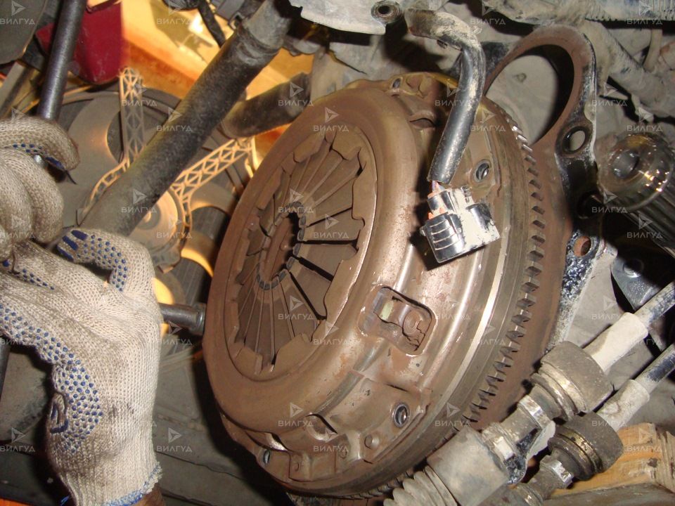 Замена сцепления Cadillac BLS