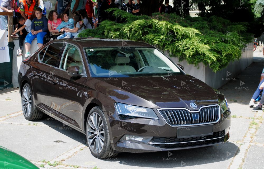 Замена вентилятора охлаждения двигателя Škoda Superb Замена вентилятора охлаждения двигателя Škoda Superb